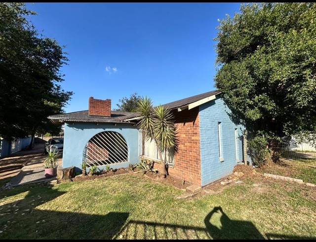 7 BEDROOM HOUSE FOR SALE IN BRENTHURST